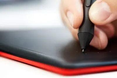 One by Wacom Medium - Image 3