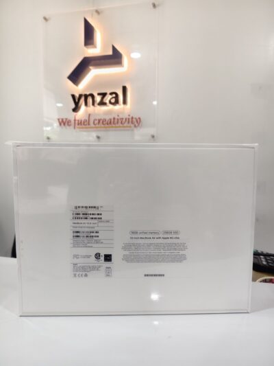 13-inch Macbook Air with Apple M2 Chip 16 GB RAM, 256 SSD - Image 2