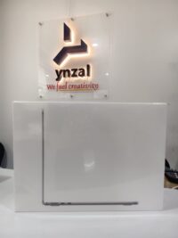 13-inch Macbook Air with Apple M2 Chip 16 GB RAM, 256 SSD