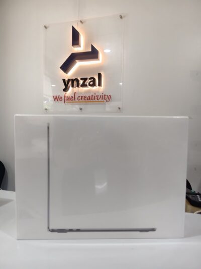 13-inch Macbook Air with Apple M2 Chip 16 GB RAM, 256 SSD